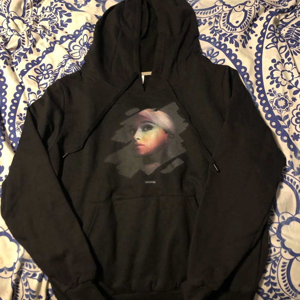 Ariana Grande Hoodie (sweetener)